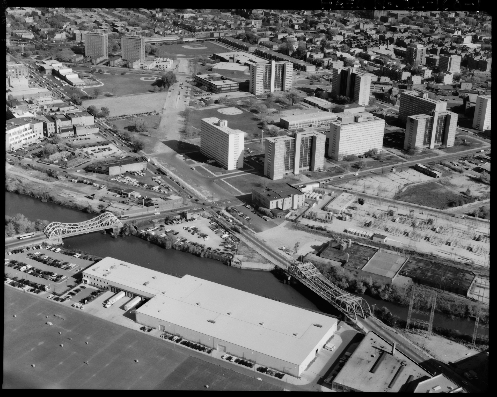 Approximately 15,000 people lived in Cabrini-Green (the Frances Cabrini Rowhouses and Extension and William Green Homes) at its peak. Cabrini-Green became synonymous with the failures of public housing. From 1995-2011, the Chicago Housing Authority tore down the mid- and high-rise buildings. Only the rowhouses remain.