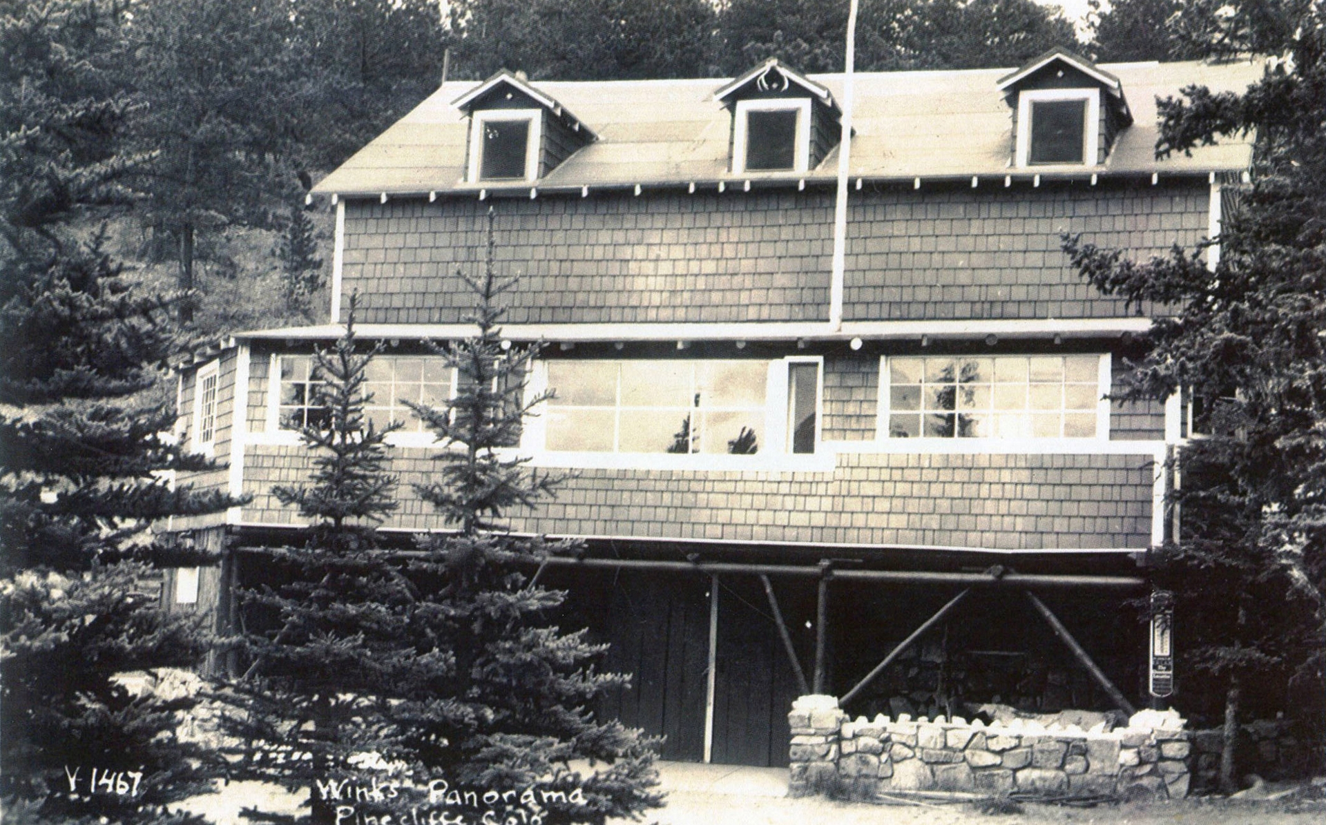 Obry Wendall "Winks" and Ruth Hamlet built Winks Lodge in 1925 in Lincoln Hills Country Club, the only resort designed for Black travelers at the time. Black artists like Count Basie, Duke Ellington, Lena Horne, among others stayed there after performing in Denver.