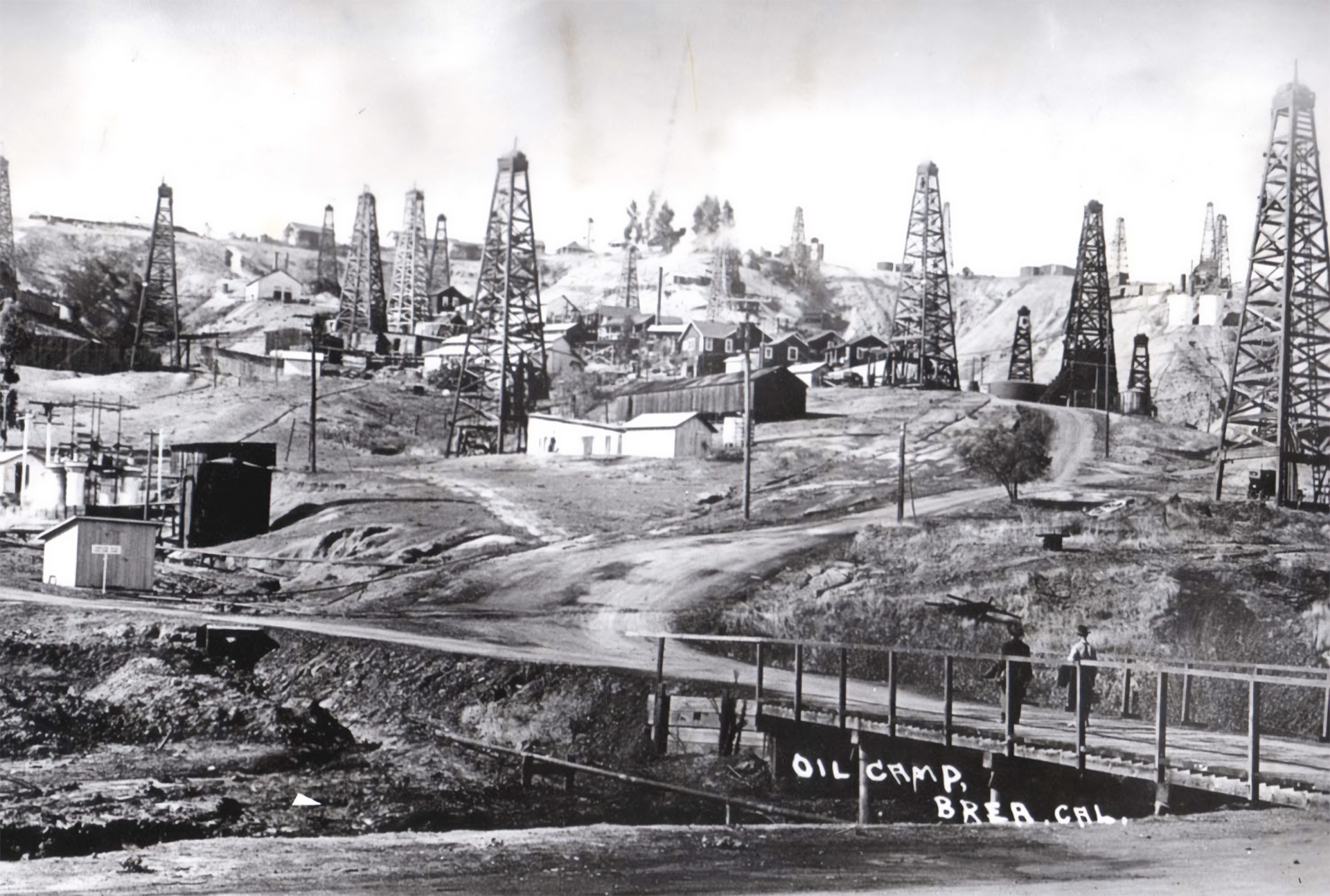 Photograph of an oil rig camp in Brea, California.